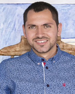 Retrato de Brian Ulloa, fotógrafo en Los Cabos